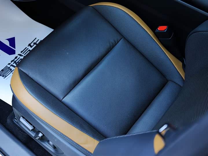Toyota Sport 2023 2.4 T Sport Cross HEV 4 WD — фото 29