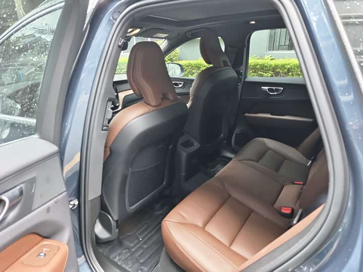 Volvo XC60 Hybrid 2023 T 8 PHEV 4 WD — фото 6