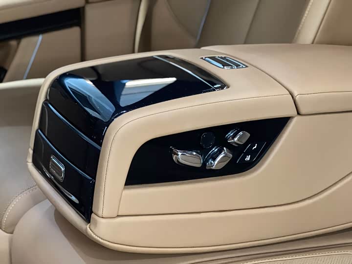 Rolls-Royce Ghost — фото 17