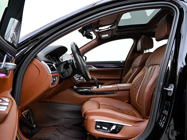 BMW 7-Series 2018 740 Li x Drive M — фото 10