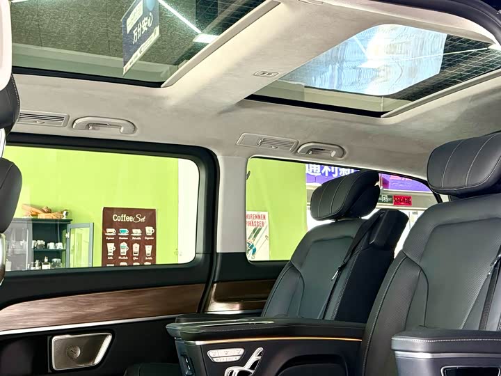 Mercedes-Benz V-Class 2022 V 260 L — фото 24