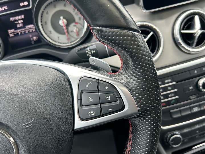 Mercedes-Benz CLA — фото 17