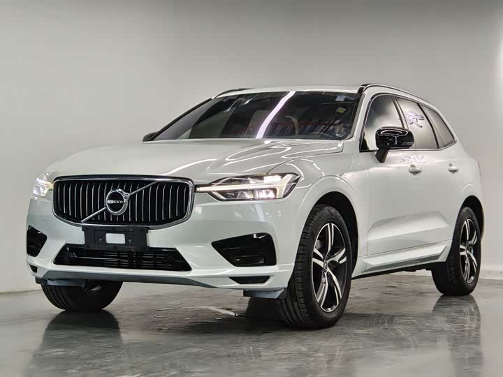 Volvo XC60 2020 T 5 4 WD — фото 1