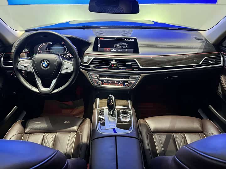 BMW 7 Series 730Li люкс-пакет — фото 10