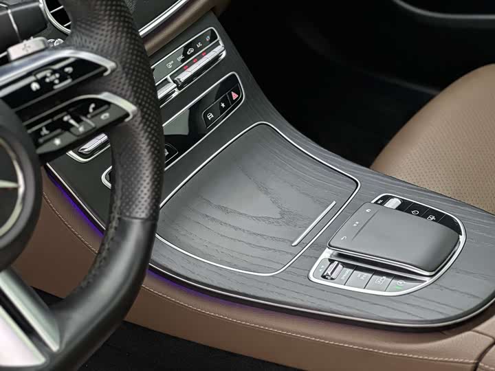 Mercedes-Benz E-Class 2023 E 300 L Luxury — фото 16