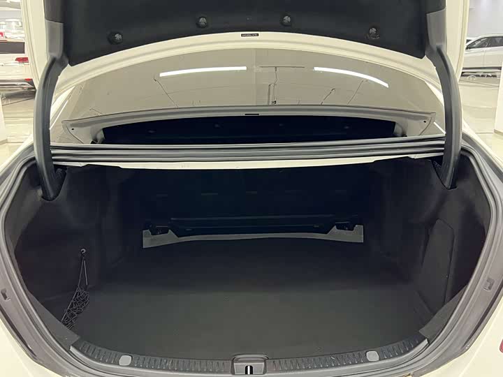 Mercedes-Benz E-Class 2020 E 300 L — фото 17