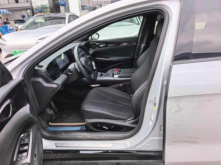 BYD Seal — фото 3