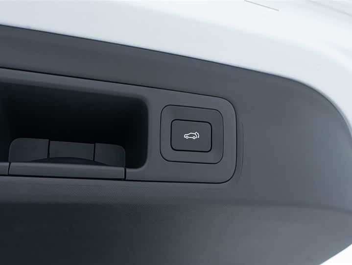 Trumpchi M8 2024 Hybrid — фото 17