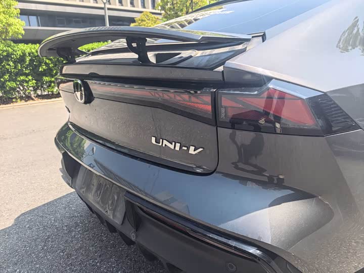 Changan UNI-V 2023 1.5 T — фото 12