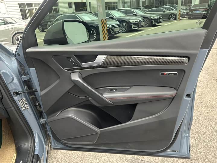 Audi Q5L Sportback 2022 40 TFSI RS — фото 28