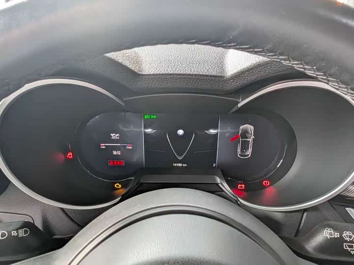 Alfa Romeo Stelvio 2023 2.0 T 280 HP Veloce — фото 15