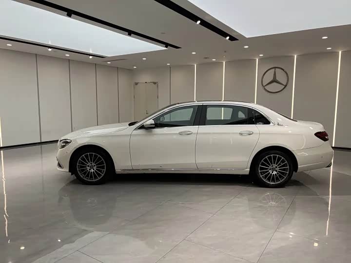 Mercedes-Benz E-Class 2023 E 260 L — фото 4