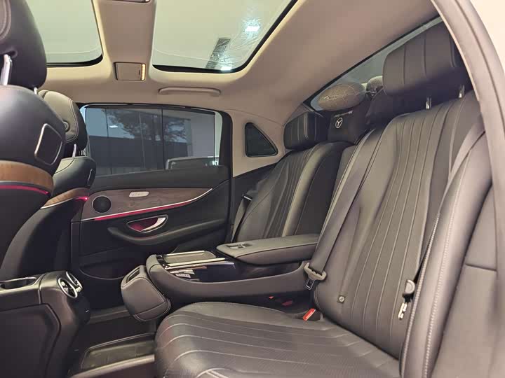Mercedes-Benz E-Class 2016 E 300 L — фото 24