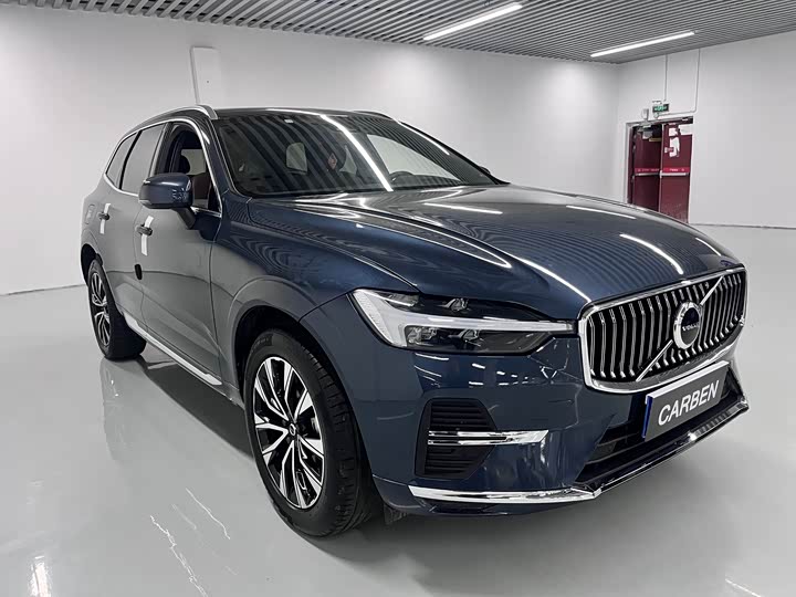 Volvo XC60 2025 B 5 4 WD — фото 3