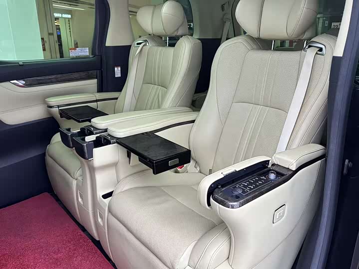 Toyota Vellfire — фото 6