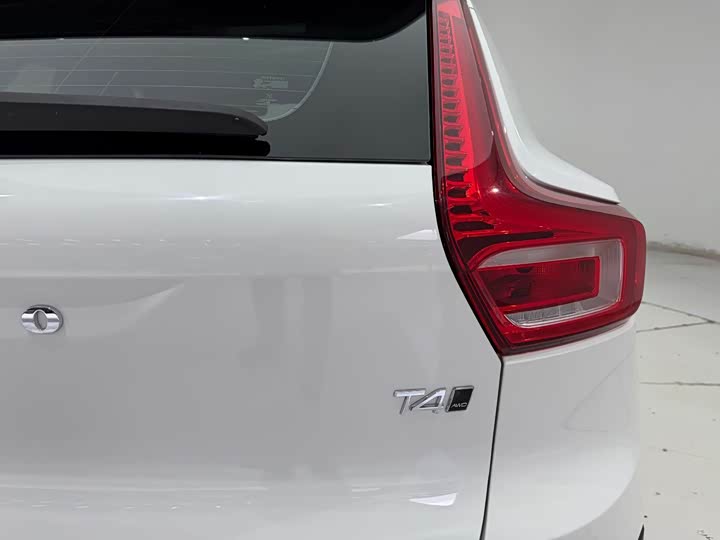 Volvo XC40 2022 T 4 WD — фото 10