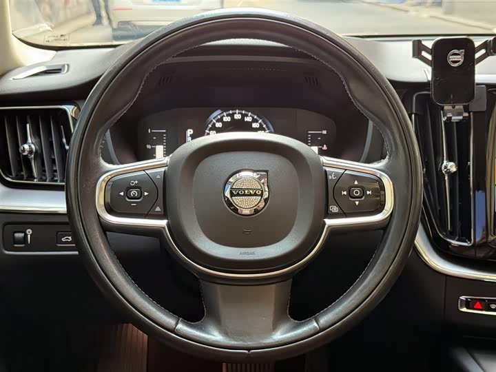 Volvo XC60 2020 T 5 4 WD — фото 12