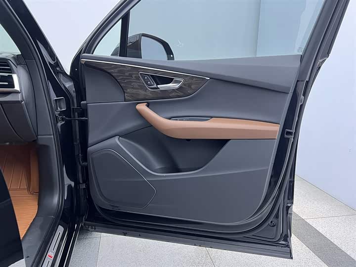 Audi Q7 2020 55 TFSI quattro — фото 29