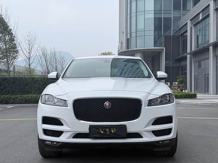 Jaguar F-PACE 2018 2.0 T 4 WD — фото 2