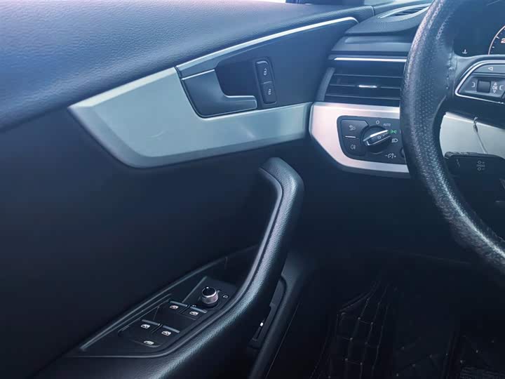 Audi A4L 2019 40 TFSI VI — фото 19