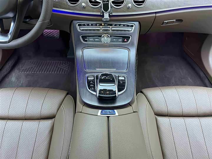 Mercedes-Benz E-Class 2016 E 200 L — фото 14
