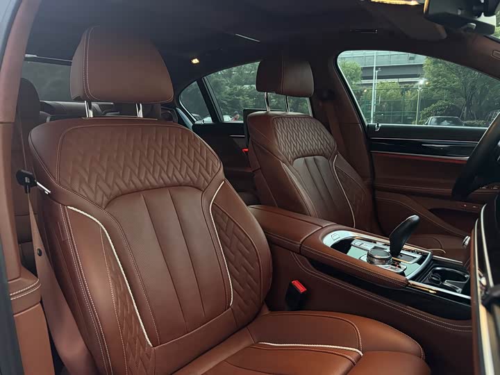 BMW 7-Series 2018 750 Li x Drive M — фото 27