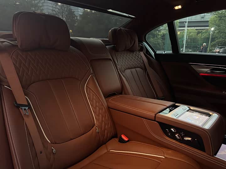 BMW 7-Series 2018 750 Li x Drive M — фото 25