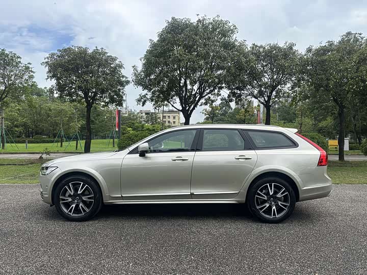 Volvo V90 2019 Cross Country T 5 AWD VI — фото 19
