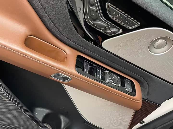 Lincoln Aviator — фото 11