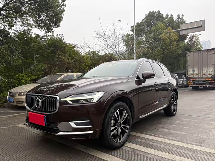 Volvo XC60 2019 T 5 4 WD V — фото 1
