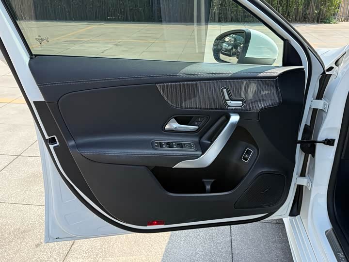 Mercedes-Benz A-Class 2019 A 200 L — фото 8