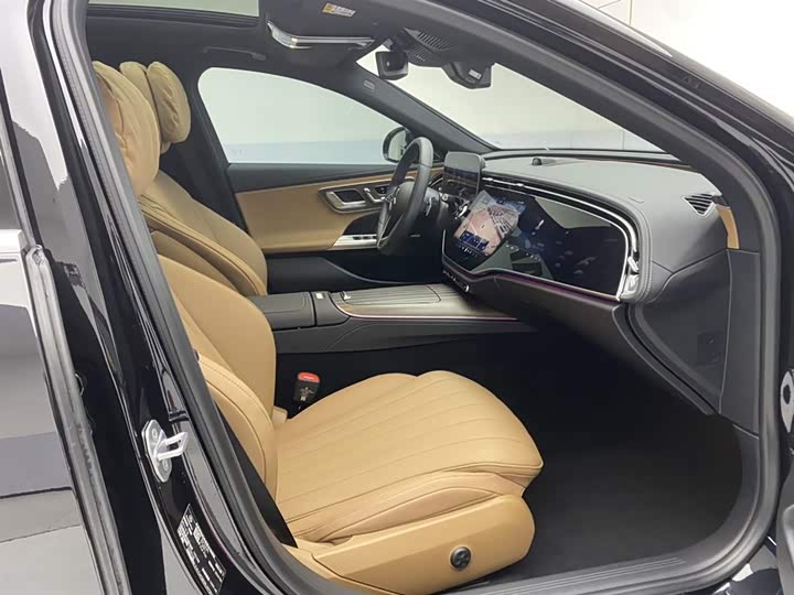 Mercedes-Benz E-Class 2024 E 300 L Luxury — фото 18