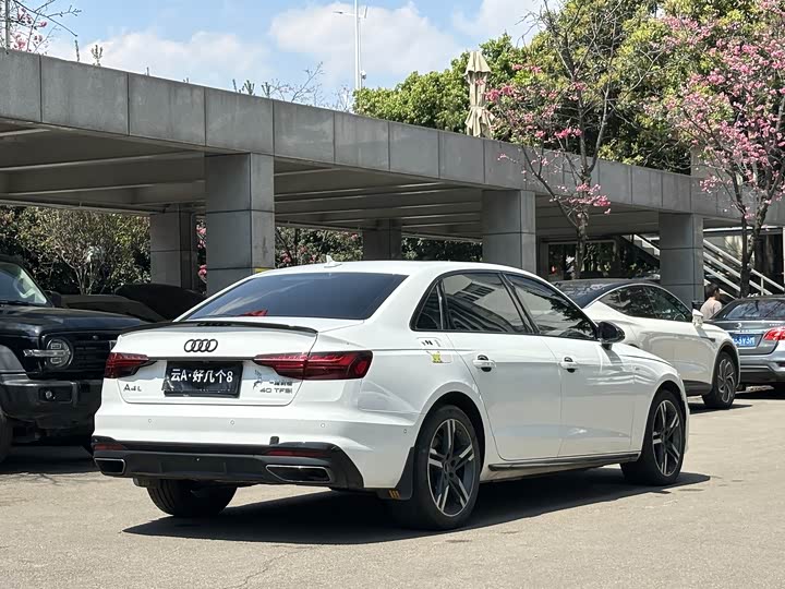Audi A4L 2023 40 TFSI — фото 9