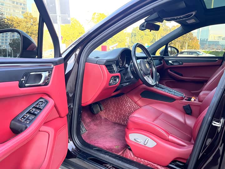 Porsche Macan 2018 Macan 2.0 T — фото 6