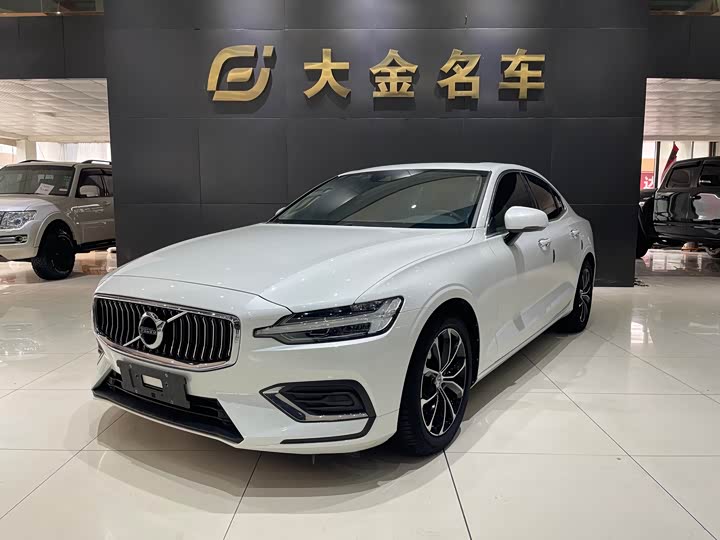 Volvo S60 2021 T 4 — фото 1