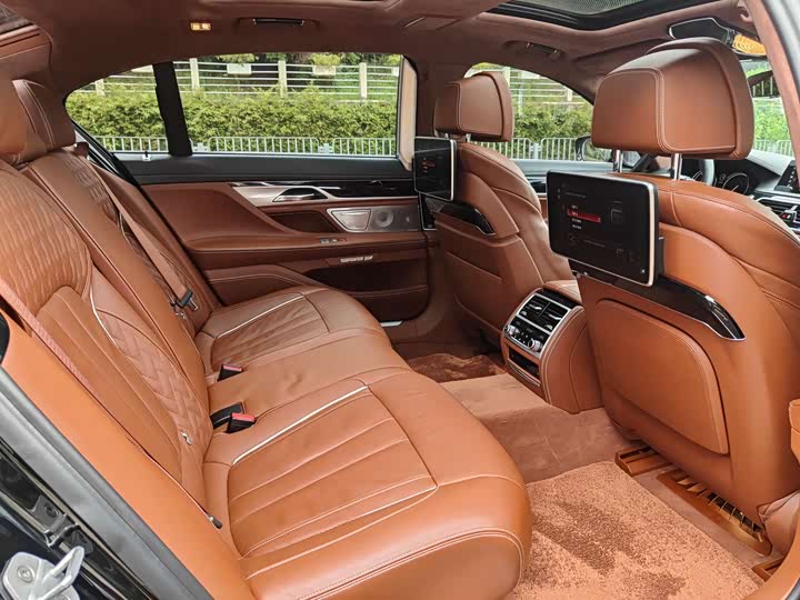 BMW 7-Series 2018 750 Li x Drive M — фото 21