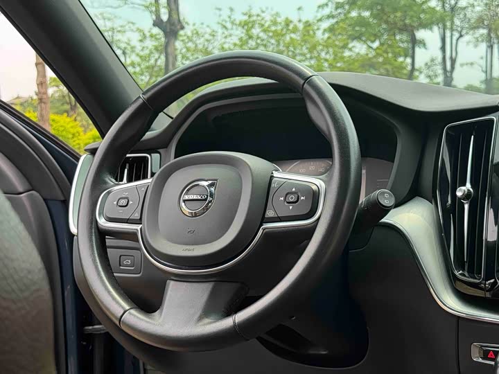 Volvo XC60 2021 T 5 4 WD — фото 22