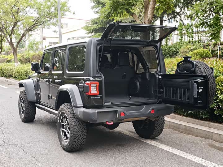 Jeep Wrangler — фото 21