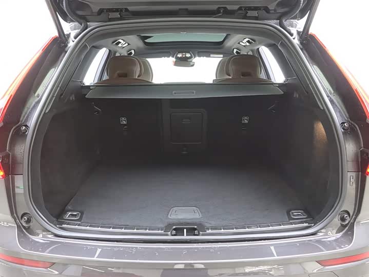 Volvo XC60 2024 B 5 4 WD — фото 29