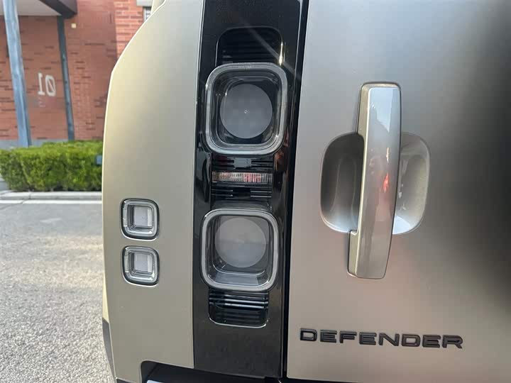 Land Rover Defender — фото 7