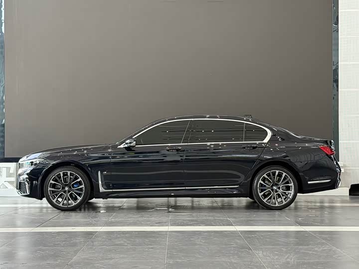 BMW 7 Series — фото 4