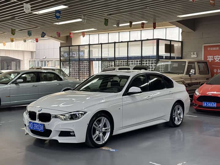 BMW 3-Series 2018 320i M — фото 1