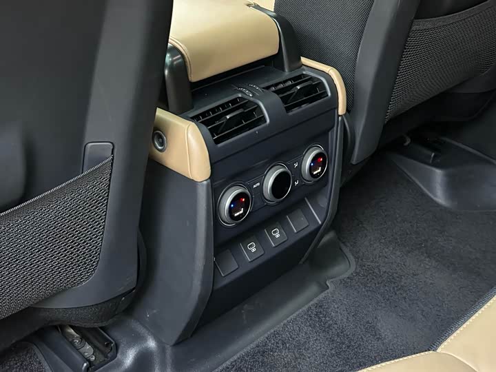 Land Rover Defender — фото 11