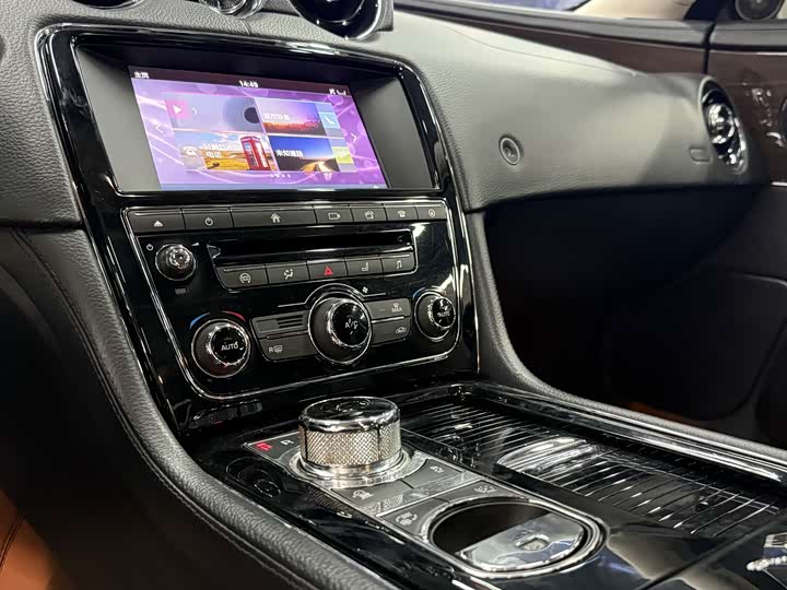Jaguar XJ 2016 XJL 3.0 SC 2 WD — фото 21