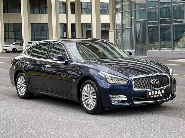 Infiniti Q70 2017 Q 70 L 2.5 L — фото 3