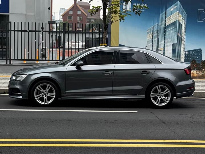 Audi A3 2018 30 Limousine 35 TFSI — фото 15