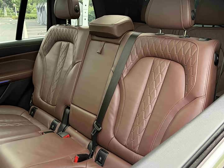 BMW X7 2019 x Drive 40i M — фото 16