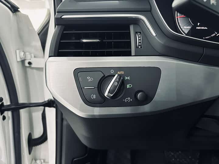 Audi A4L 2020 40 TFSI — фото 11