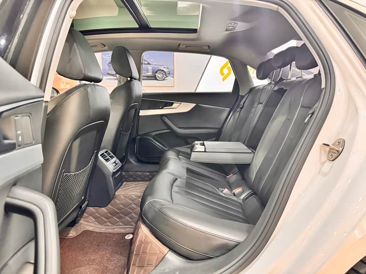 Audi A4L 2019 40 TFSI VI — фото 13