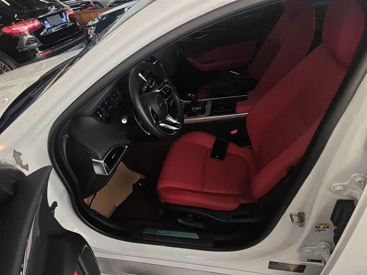 Jaguar XEL 2024 2.0 T 250 PS R-DYNAMIC S — фото 7